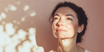 Allergia al sole: cause, sintomi e rimedi per proteggere la pelle dai raggi UV