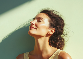 Guida all’acquisto: i 3 migliori Integratori contro l’Acne Ormonale femminile
