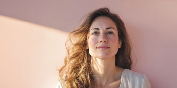 Luce blu acne: come funziona e perché è un trattamento rivoluzionario per la tua pelle